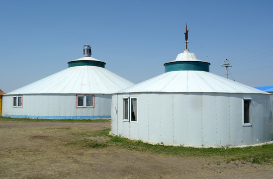 草原牧民与蒙古包